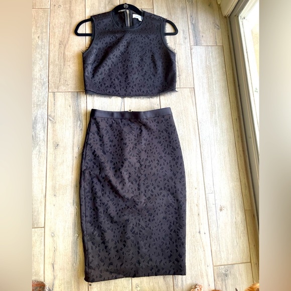 Elizabeth & James set. Laser cut out. Crop top & pencil skirt. - Picture 1 of 7